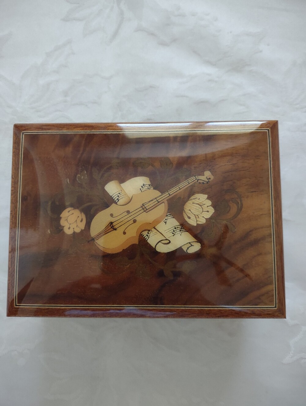 Reuge Made In italy Swiss Musical Movements Inlay Violin Flowers Glazed Box